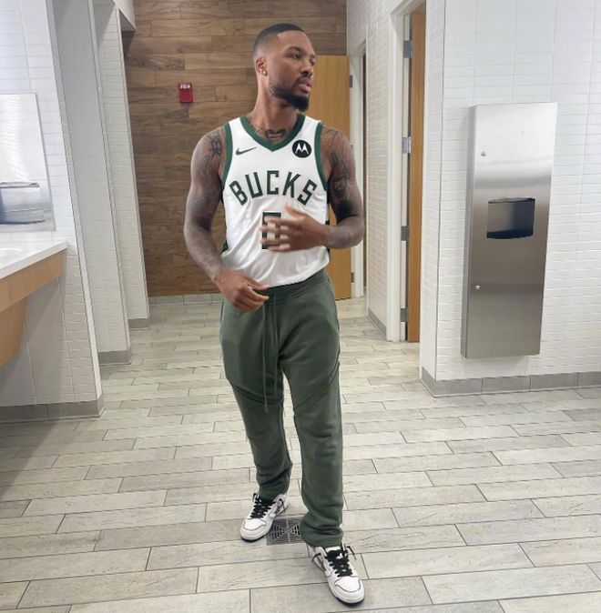 库尔图瓦：第一个丢球多少得怪我，但曼城球员推倒了吕迪格（库尔图瓦：首粒失球我难辞其咎，但曼城球员曾推倒吕迪格）