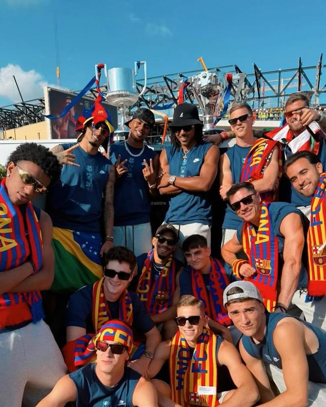 记者：纽卡一开始就计划先报价，曼联则打算先说服谢什科（记者披露：纽卡计划先递报价，曼联优先游说谢什科）