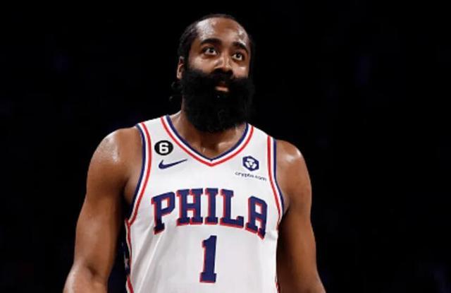 TA：亚马尔踢10号位表现出色，让弗里克排阵有了更多选择（TA：亚马尔司职10号位表现惊艳，弗里克排兵布阵选择更充裕）