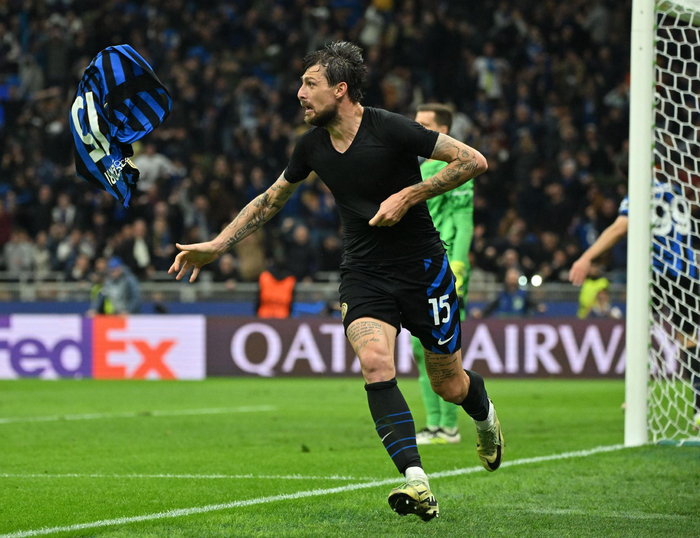 鲁媒：山东男篮外线有了明显补强 但内线的人员轮转问题需要重视（鲁媒：山东男篮外线增强显著，内线轮换隐忧不容忽视）