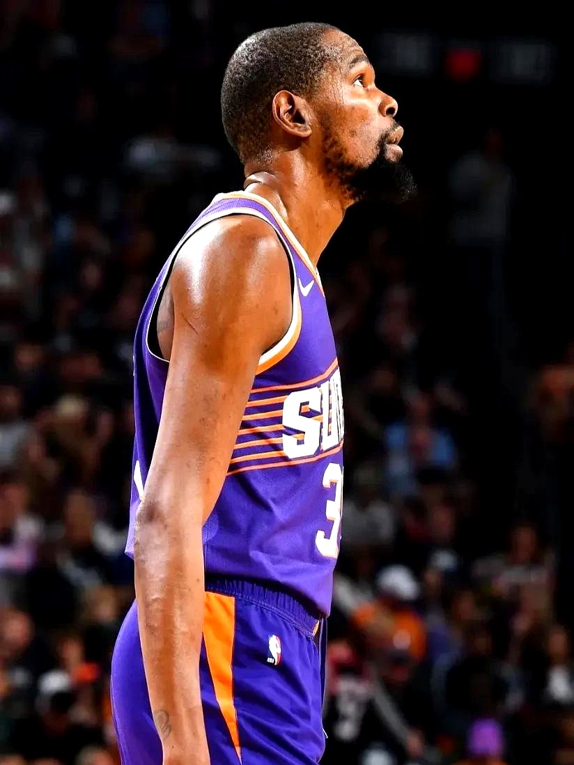 TA：阿森纳未积极推动冬窗出售球员；预计明夏将买断因卡皮耶（TA：阿森纳冬窗不急售球员，预计明夏完成因卡皮耶买断）