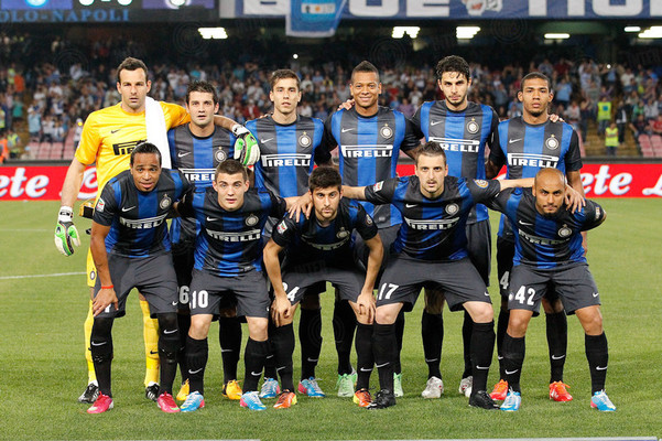 芒特：有一次赖斯躲在床底想要吓我，但他不小心露出了马脚（芒特回忆：赖斯曾躲床底想吓我，却不慎露馅）