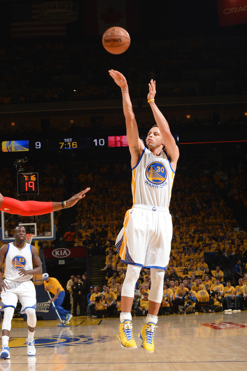 NBA：马刺惨遭连败 文班亚马表现亮眼（NBA：马刺苦吞连败，文班亚马高光发挥）