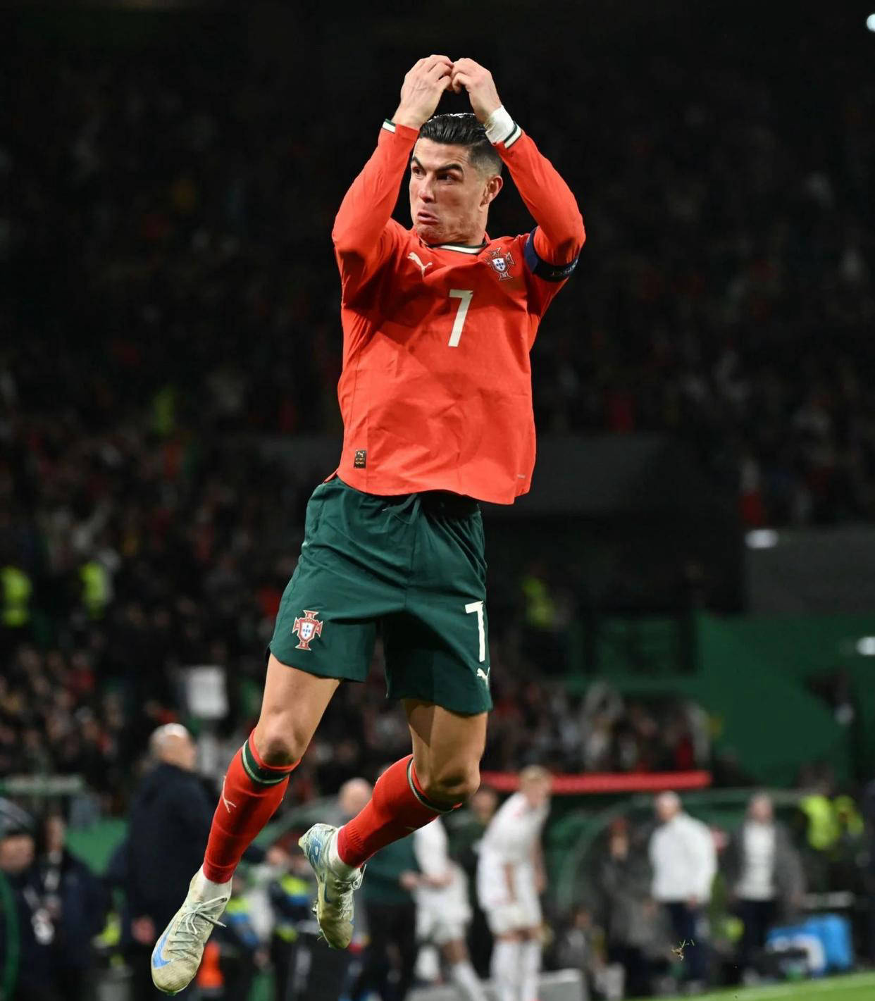 斯基拉：罗马已向切利克开3年新合同，一些欧洲俱乐部正在关注（斯基拉：罗马为切利克递上3年新约，欧洲多队关注）