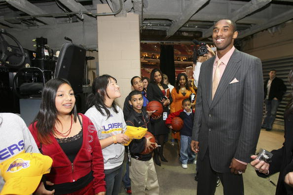 切尔西官方：男足和女足将参加悉尼超级杯，首次在海外战热刺（切尔西官宣：男女足征战悉尼超级杯，海外首次对决热刺）