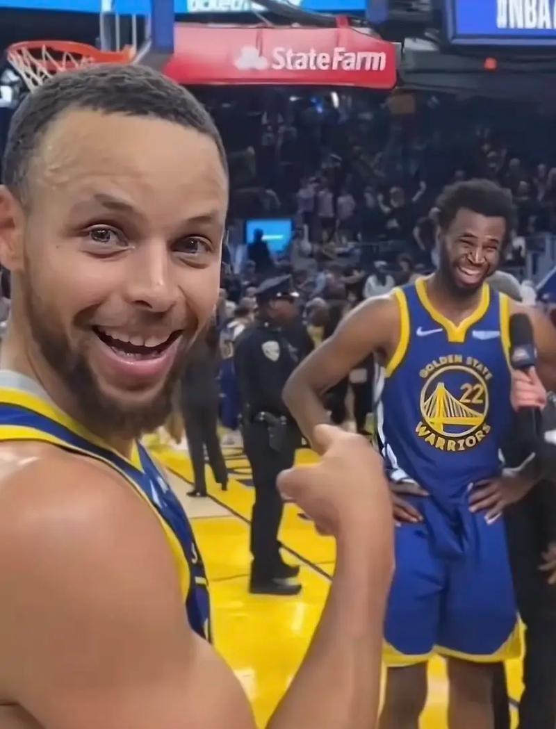 德转评年度最佳左边锋：迪亚斯、KK、拉菲尼亚、维尼修斯入围（德转公布年度最佳左边锋候选：迪亚斯、KK、拉菲尼亚、维尼修斯上榜）