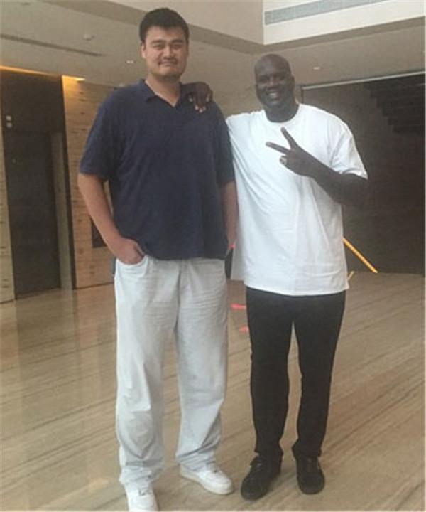 跟队记者：阿莱格里明确要求冬窗买前锋；米兰没考虑齐尔克泽（随队记者称阿莱格里要求冬窗引进前锋，米兰并未考虑齐尔克泽）